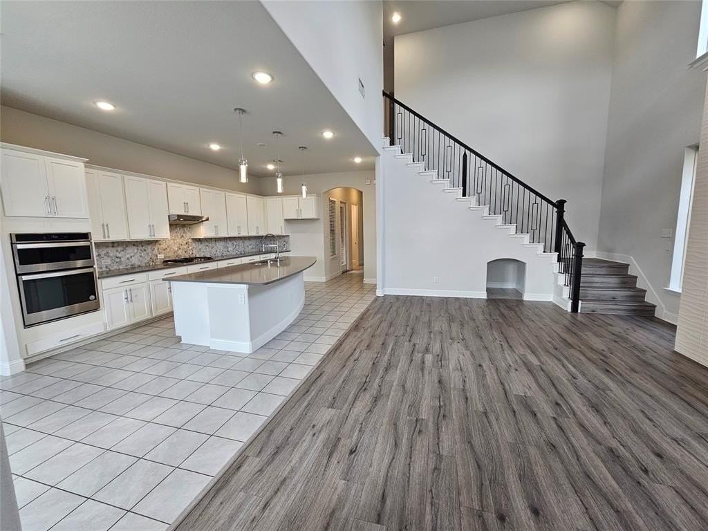 1435 Wittington Pl - Photo 3 of 33