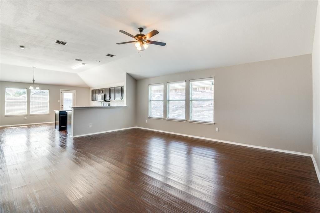 220 Stampede St - Photo 3 of 16