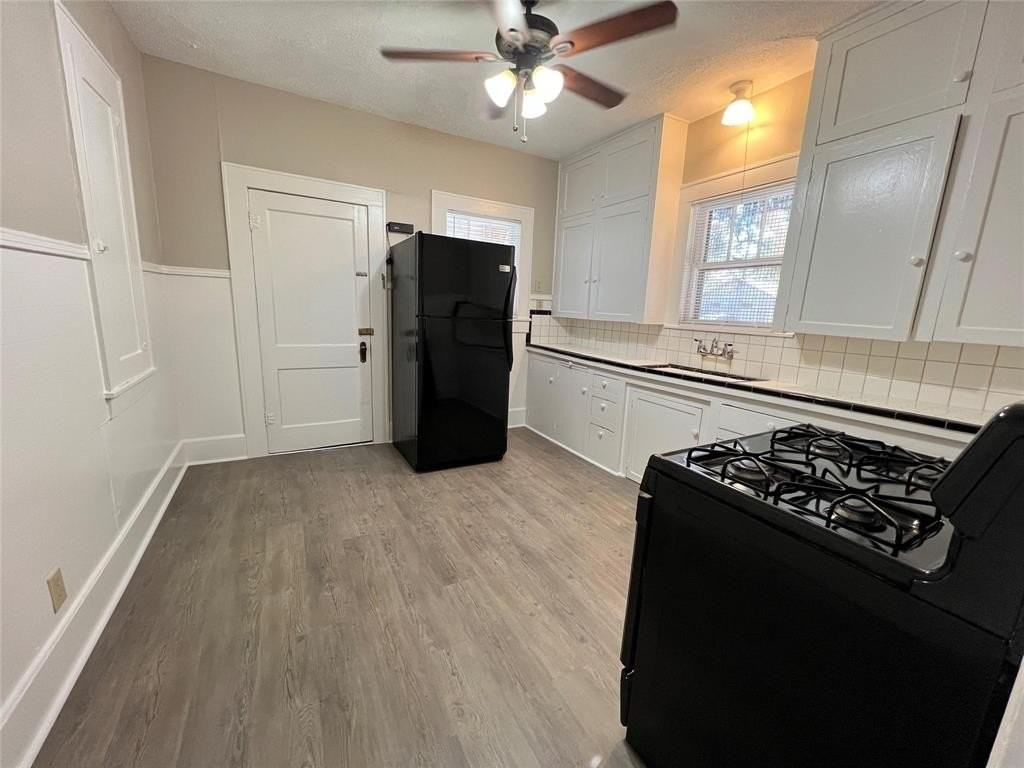 821 W Hickory St - Photo 6 of 8