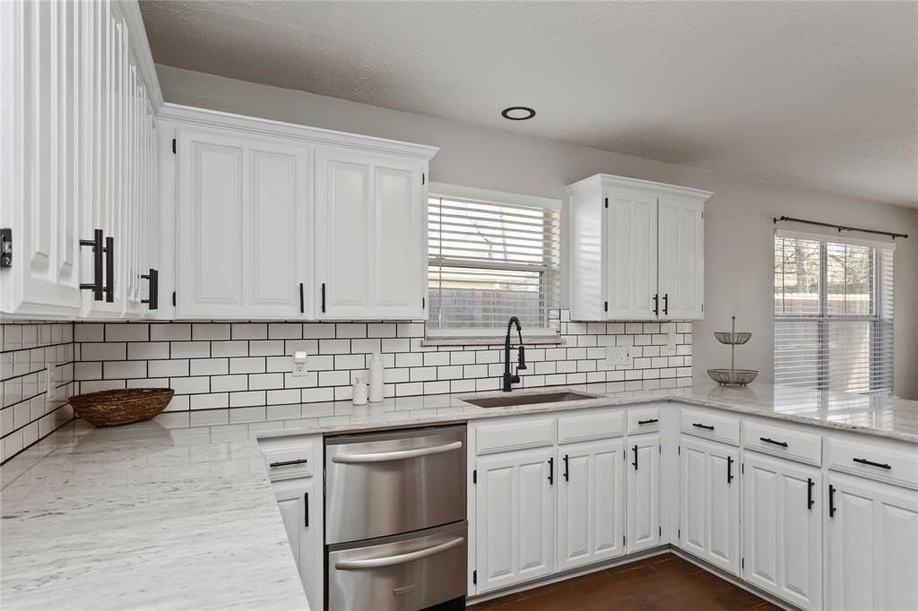 425 Kelley Ct - Photo 2 of 21