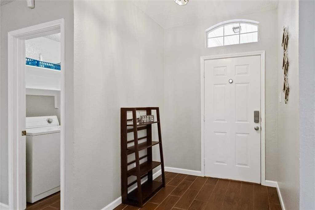 425 Kelley Ct - Photo 5 of 21