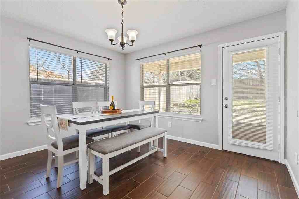 425 Kelley Ct - Photo 7 of 21