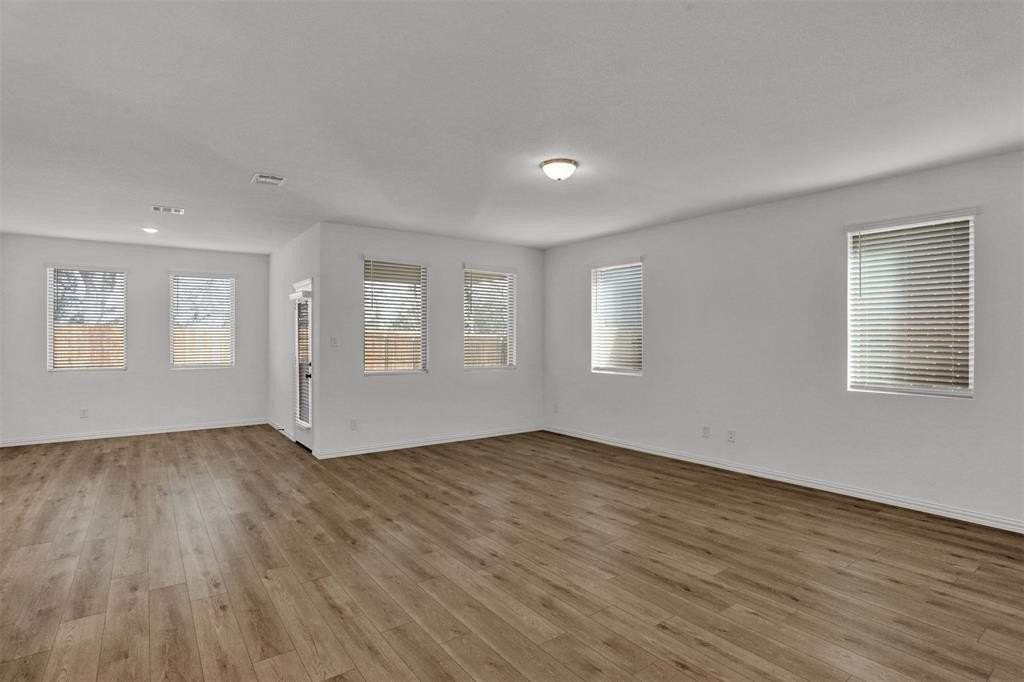 1012 Colgate Cir - Photo 7 of 40