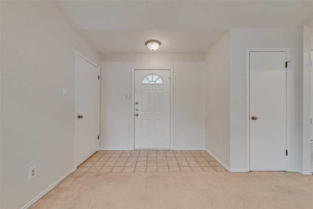 1320 Colony Ct - Photo 4 of 20