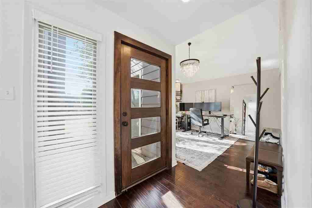 3313 Overland Dr - Photo 5 of 39