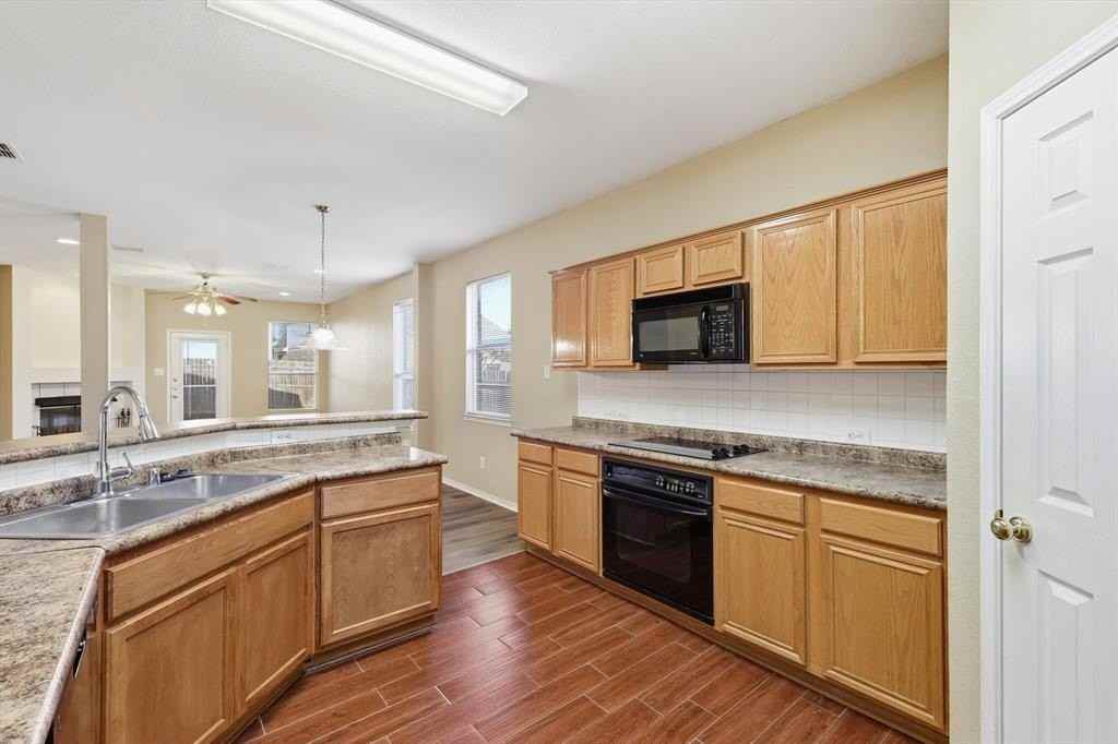 1048 Harriman Dr - Photo 7 of 22