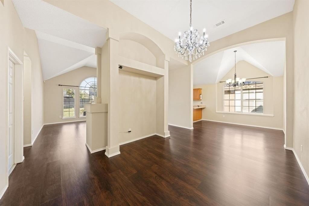 6718 Meadowcrest Dr - Photo 5 of 35