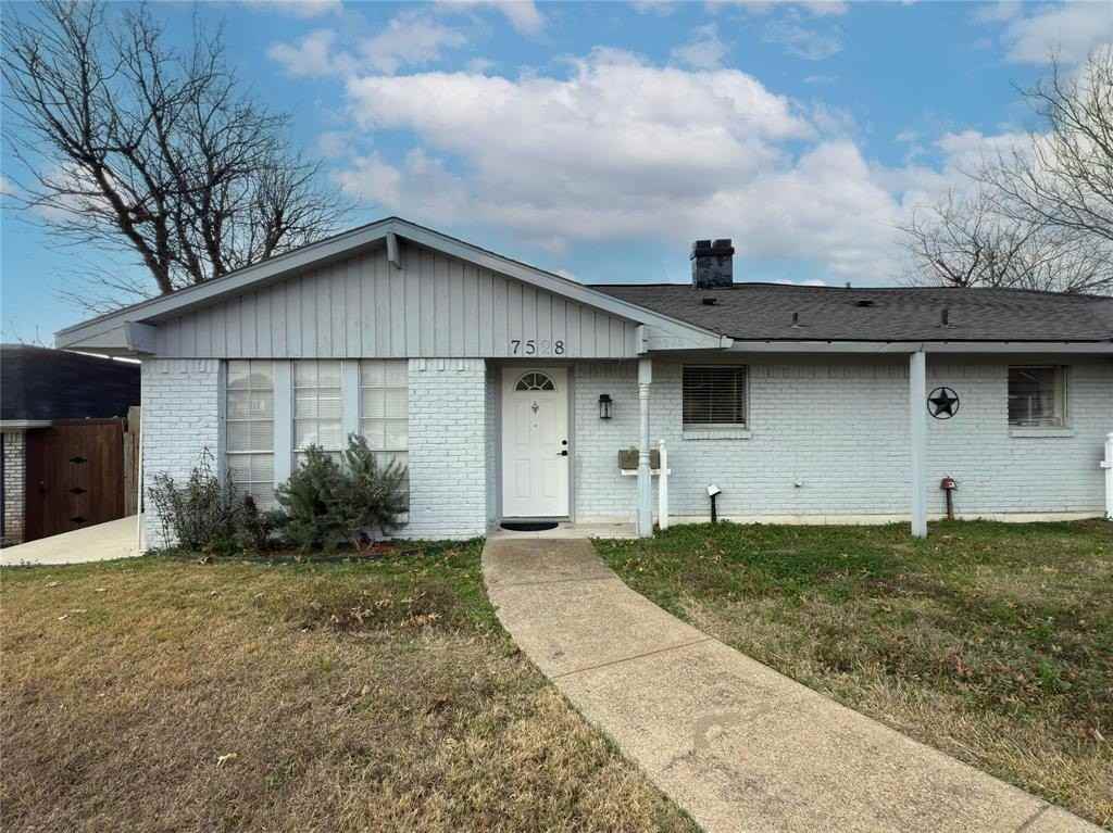 7528 Thistle Ln - Photo 3 of 40