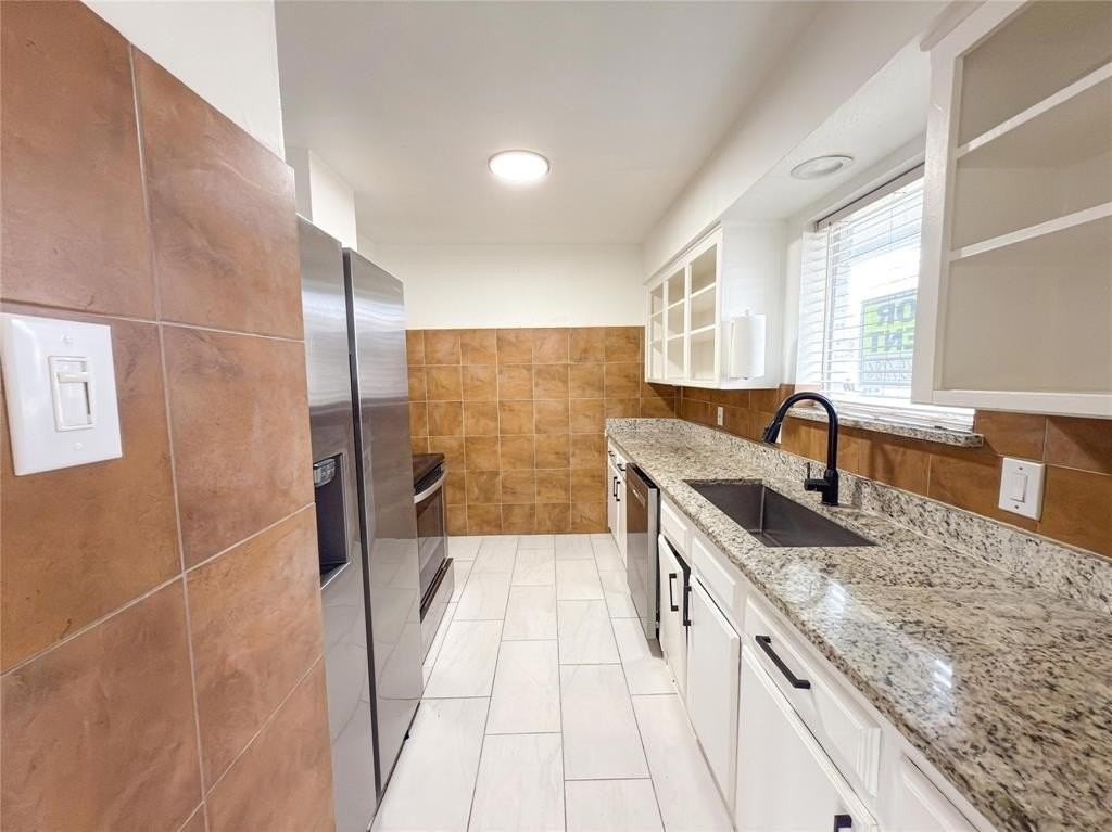 7528 Thistle Ln - Photo 7 of 40