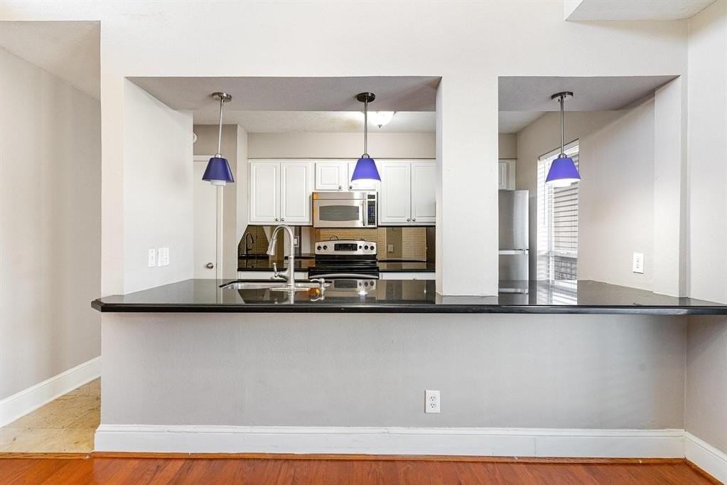 5934 Sandhurst Ln #207 - Photo 6 of 31