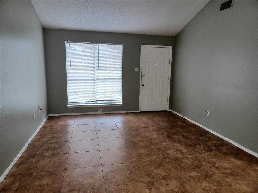 506 Dipert Ct - Photo 3 of 13