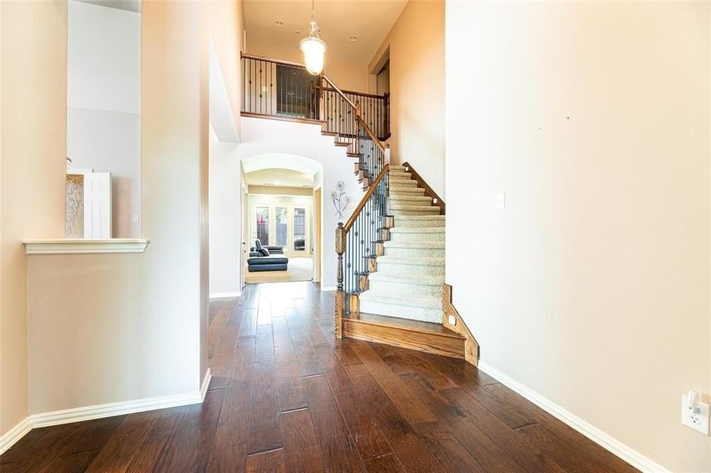 6305 Canyon Crest Dr - Photo 2 of 26