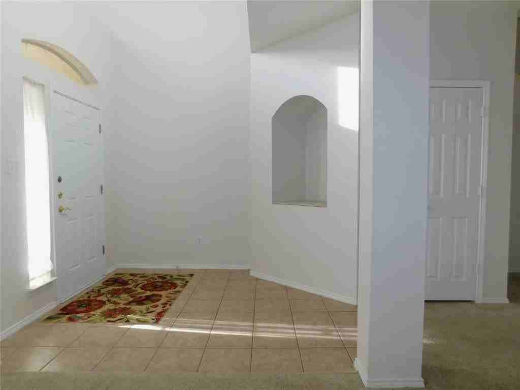 2701 Clark Dr - Photo 5 of 36