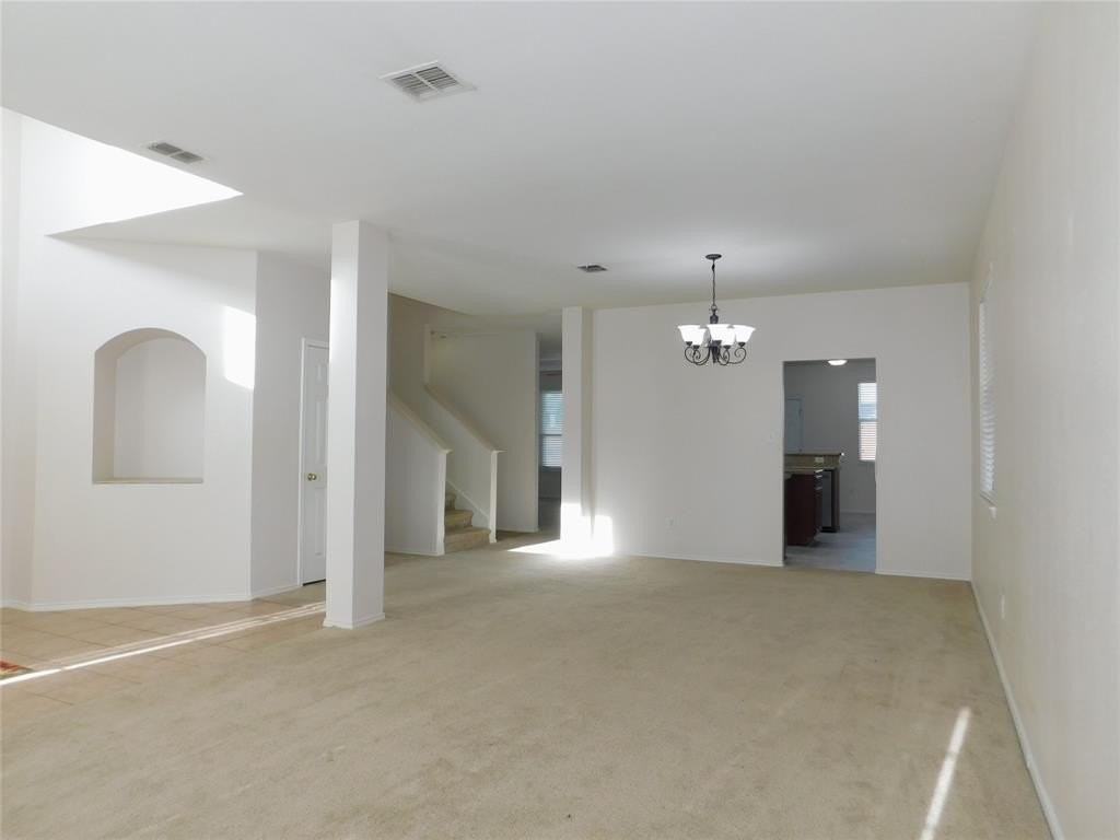 2701 Clark Dr - Photo 7 of 36