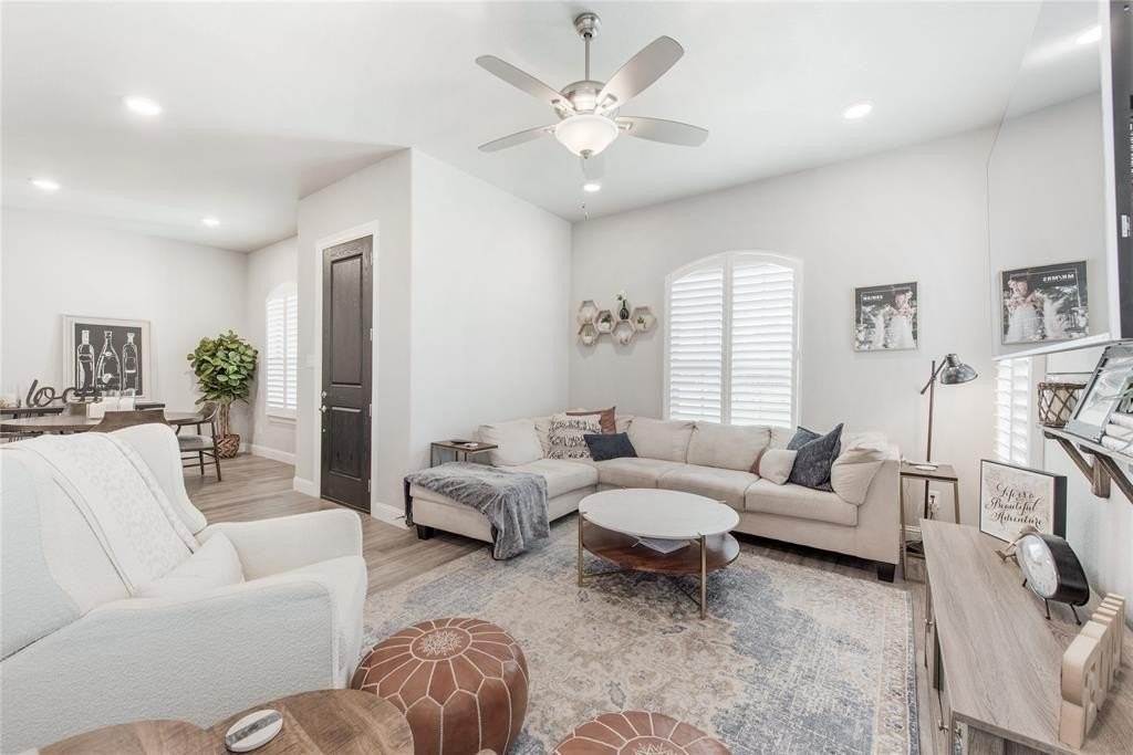 8301 Cotton Belt Ln - Photo 6 of 20