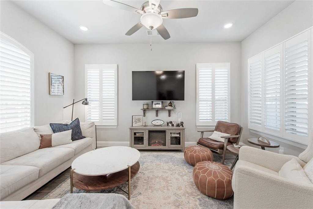 8301 Cotton Belt Ln - Photo 7 of 20