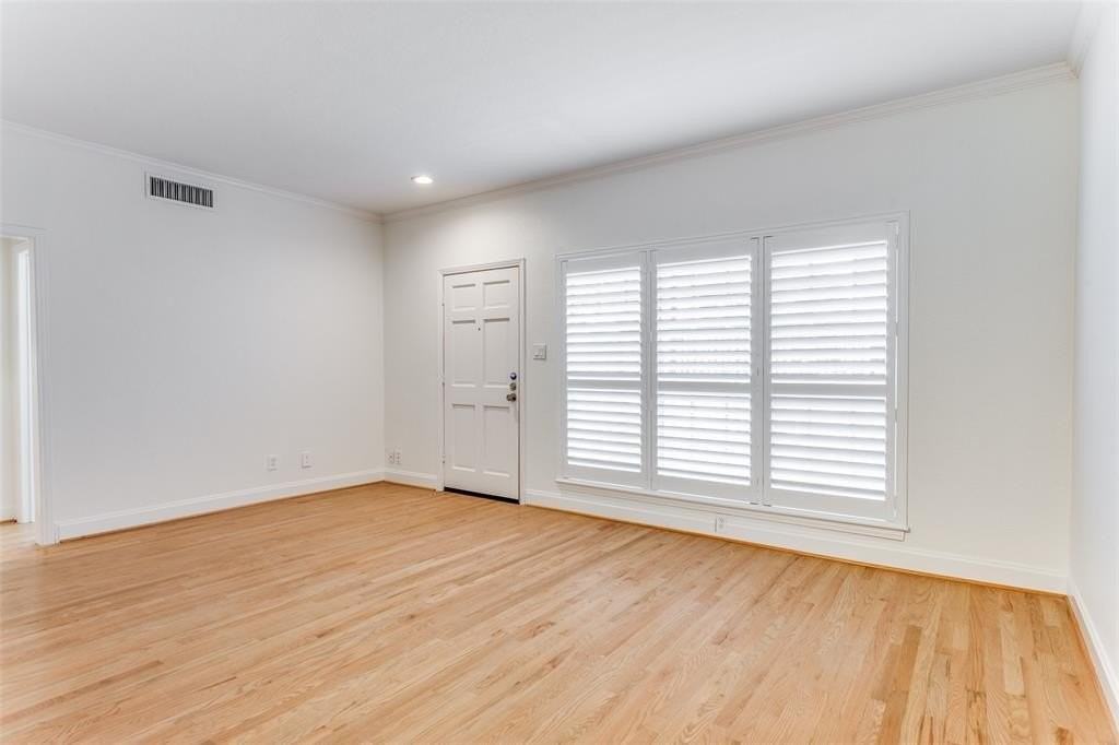 4405 Bellaire Dr S #119 - Photo 2 of 12