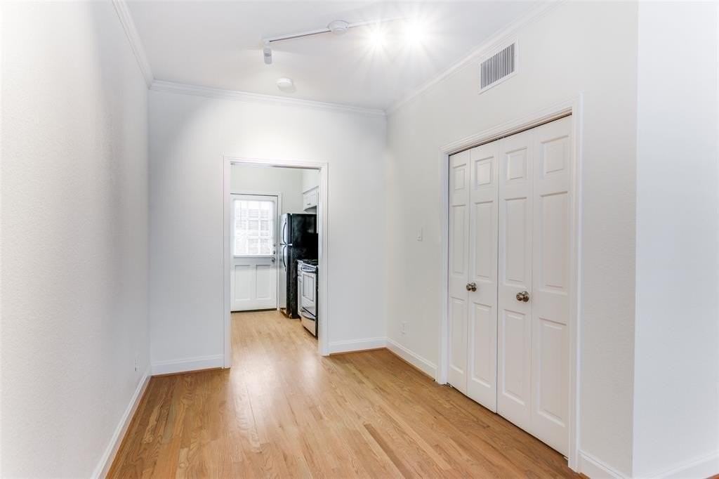 4405 Bellaire Dr S #119 - Photo 4 of 12