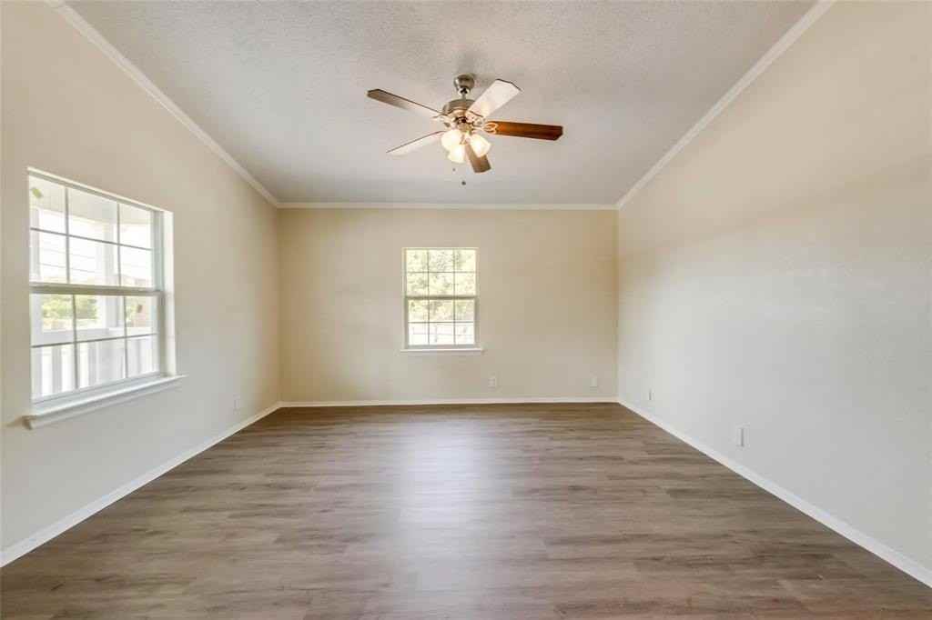 4725 Ramey Ave - Photo 5 of 19