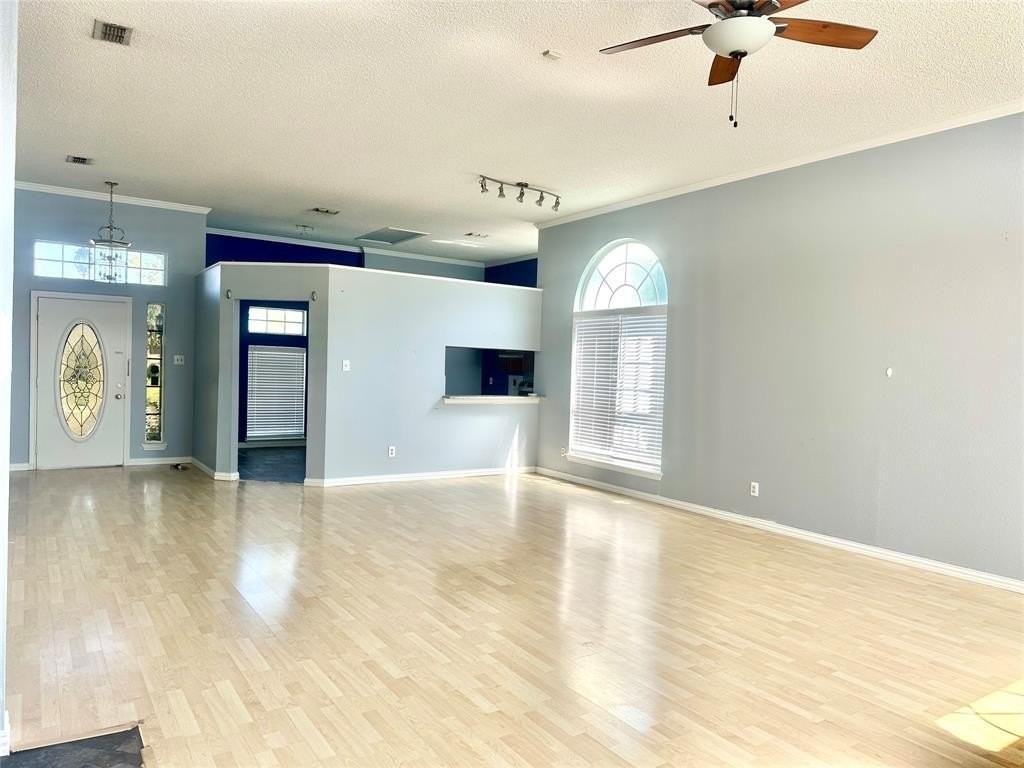 1214 Wagon Wheel Rd - Photo 3 of 14