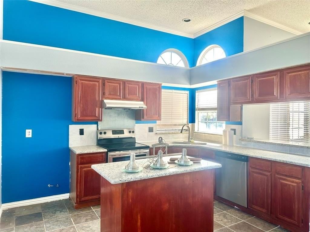 1214 Wagon Wheel Rd - Photo 5 of 14