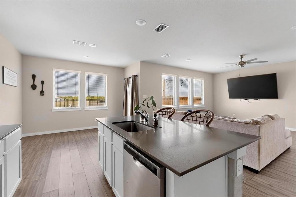 2433 Green River Rd - Photo 5 of 30