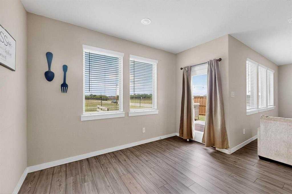 2433 Green River Rd - Photo 7 of 30