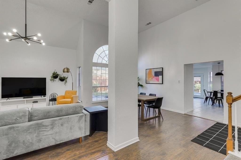 4402 Goodwin St - Photo 7 of 39