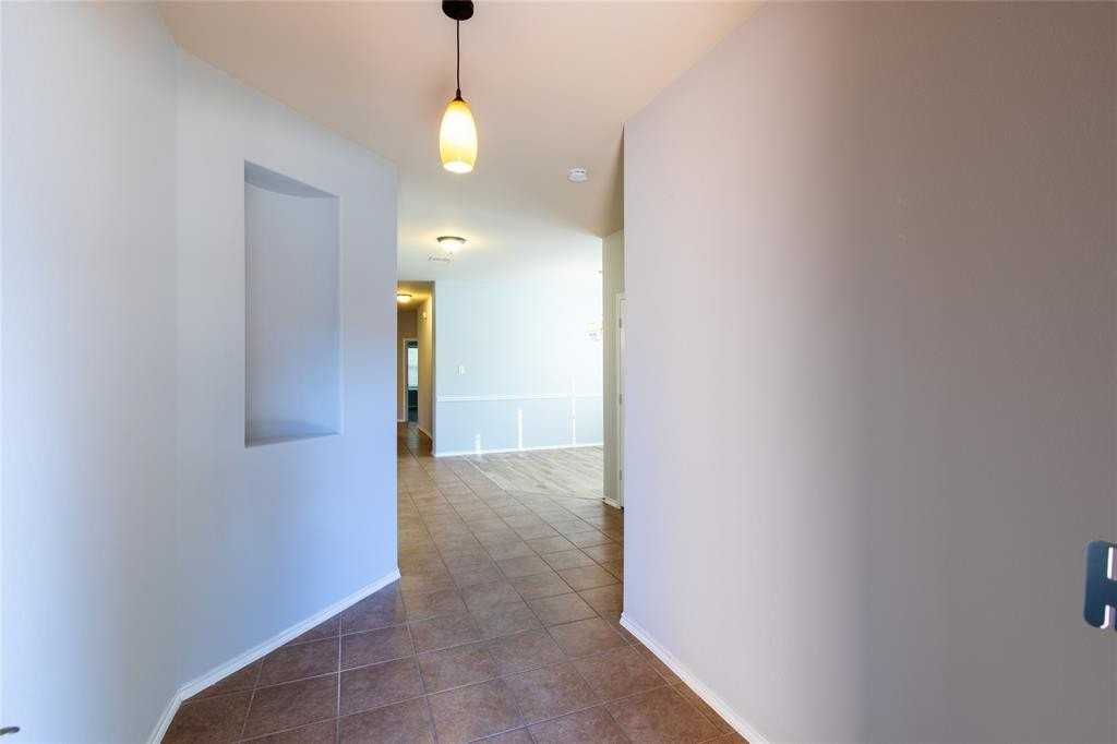 9716 Tipperary Dr - Photo 4 of 35