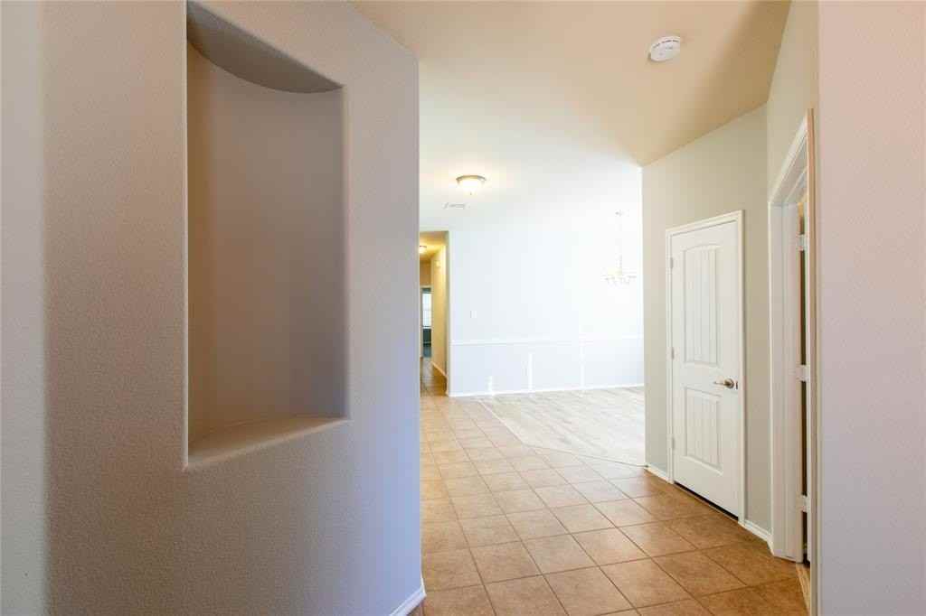 9716 Tipperary Dr - Photo 5 of 35