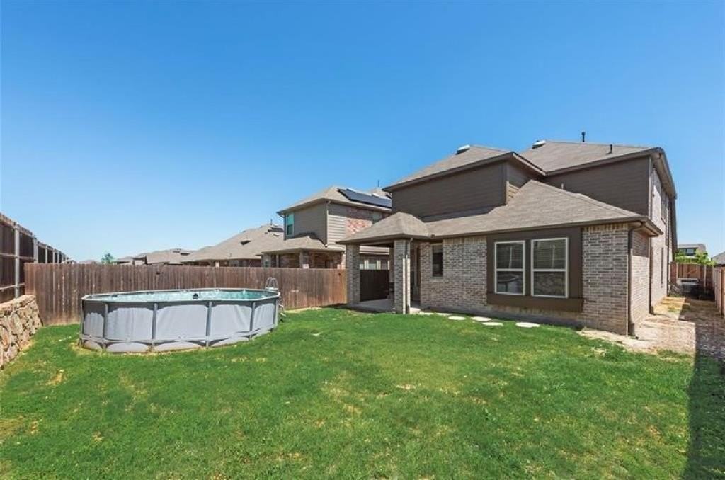 3911 Rochelle Ln - Photo 3 of 16