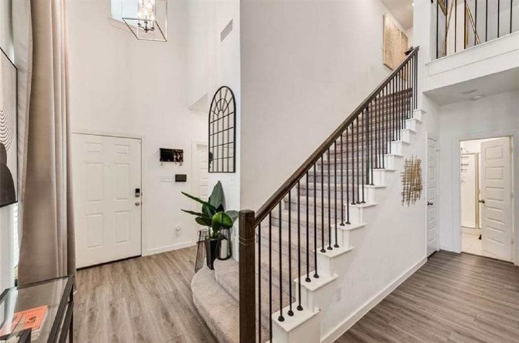 3911 Rochelle Ln - Photo 4 of 16