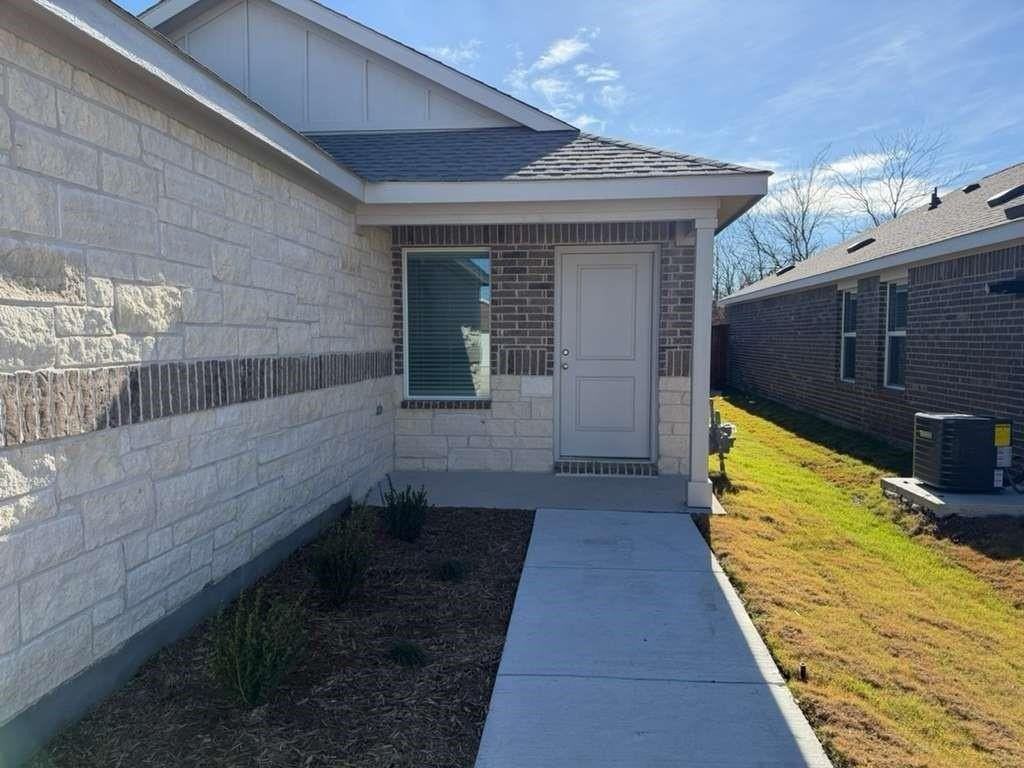 1612 Elliot Rd - Photo 3 of 19