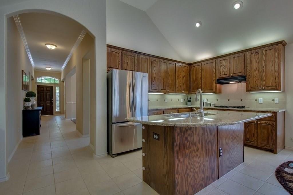 914 White River Dr - Photo 5 of 20