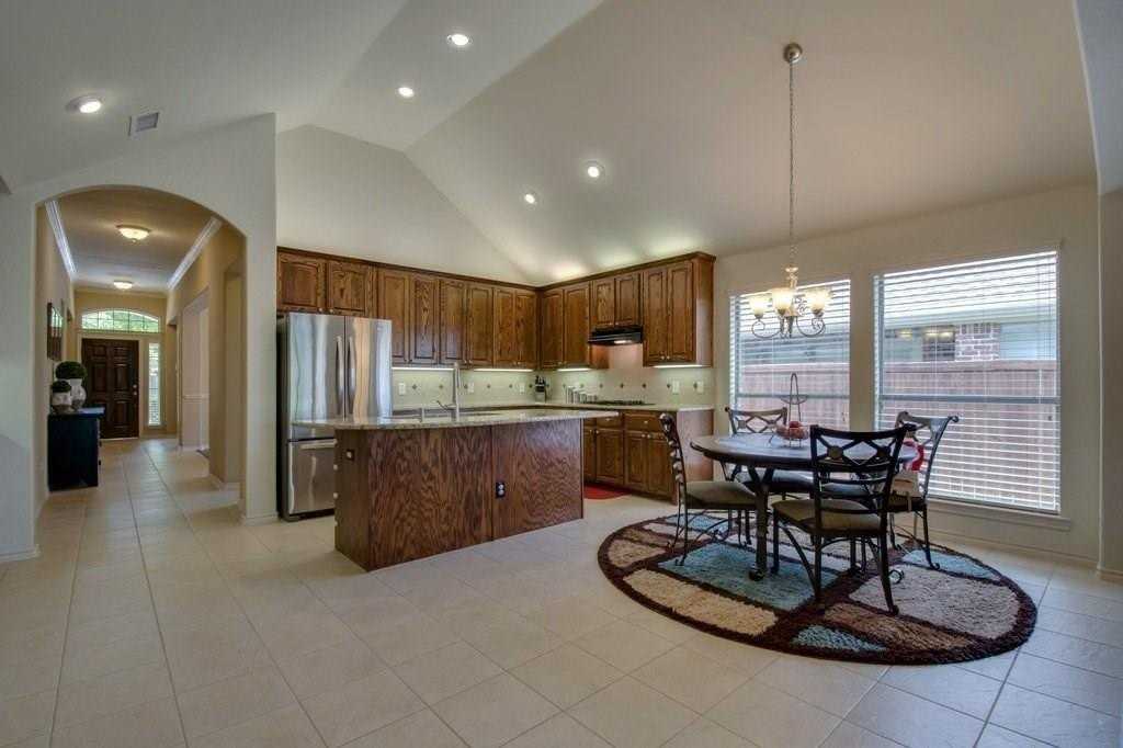 914 White River Dr - Photo 6 of 20