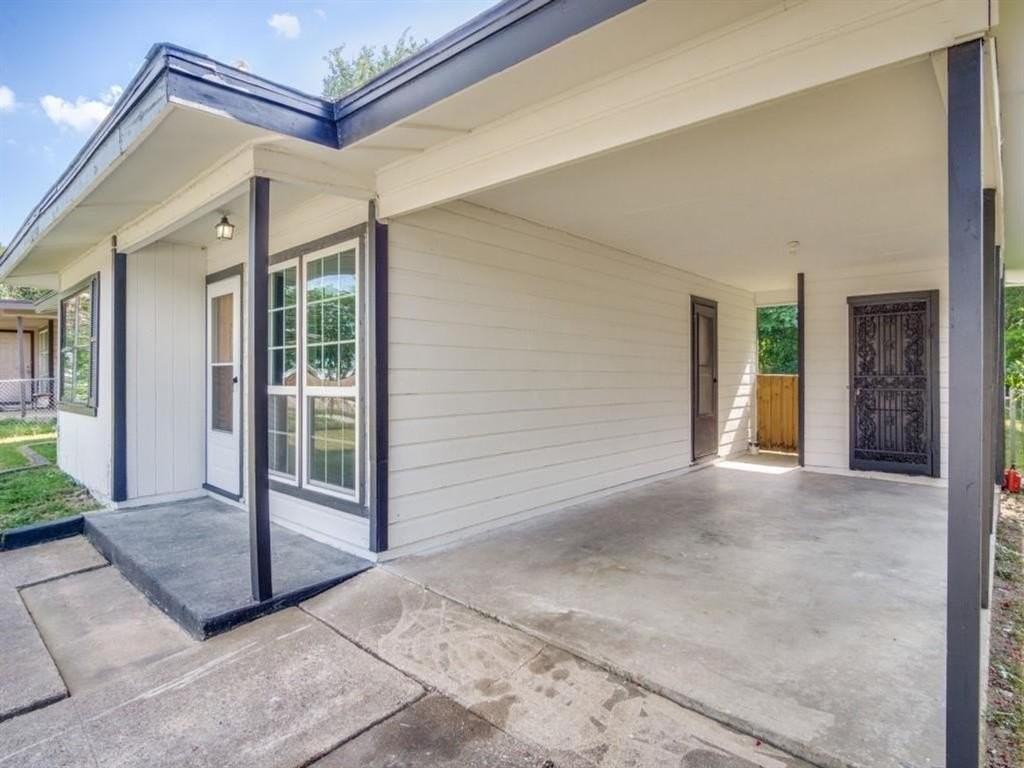 3012 Crouch St - Photo 3 of 4