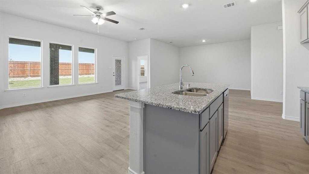 2120 Sable Trace Ln - Photo 2 of 18