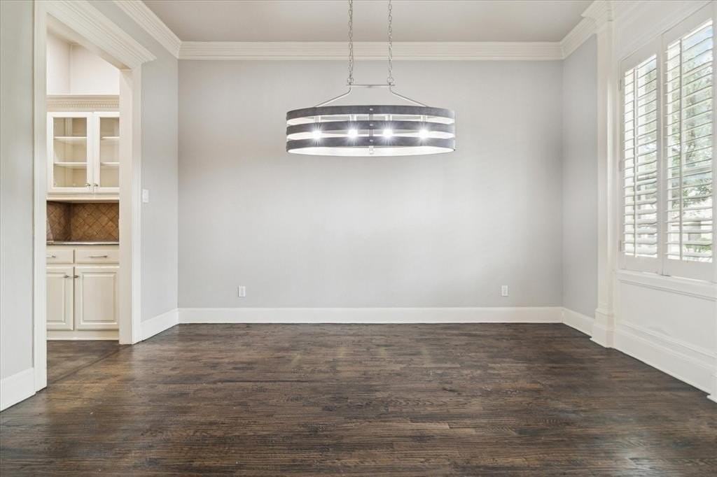 4493 Druid Hills Dr - Photo 7 of 40