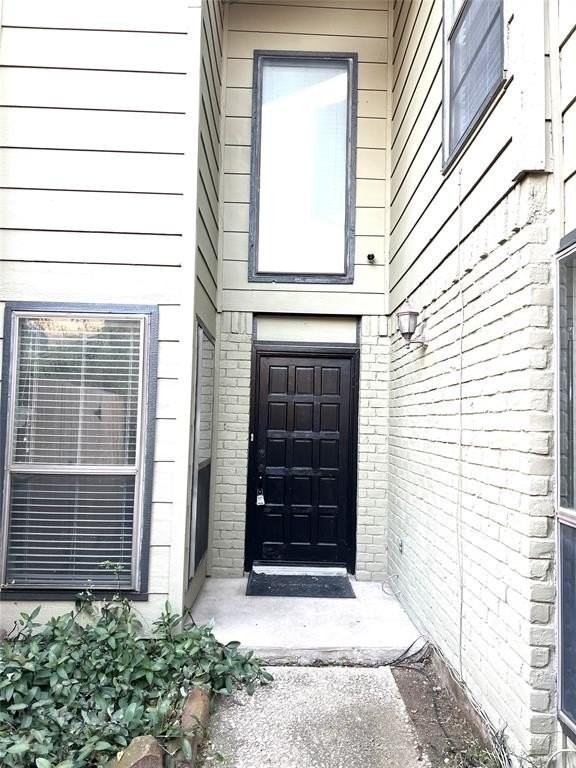 2210 Jackson Cir - Photo 3 of 17