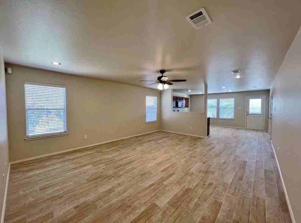 2432 Clairborne Dr - Photo 3 of 17