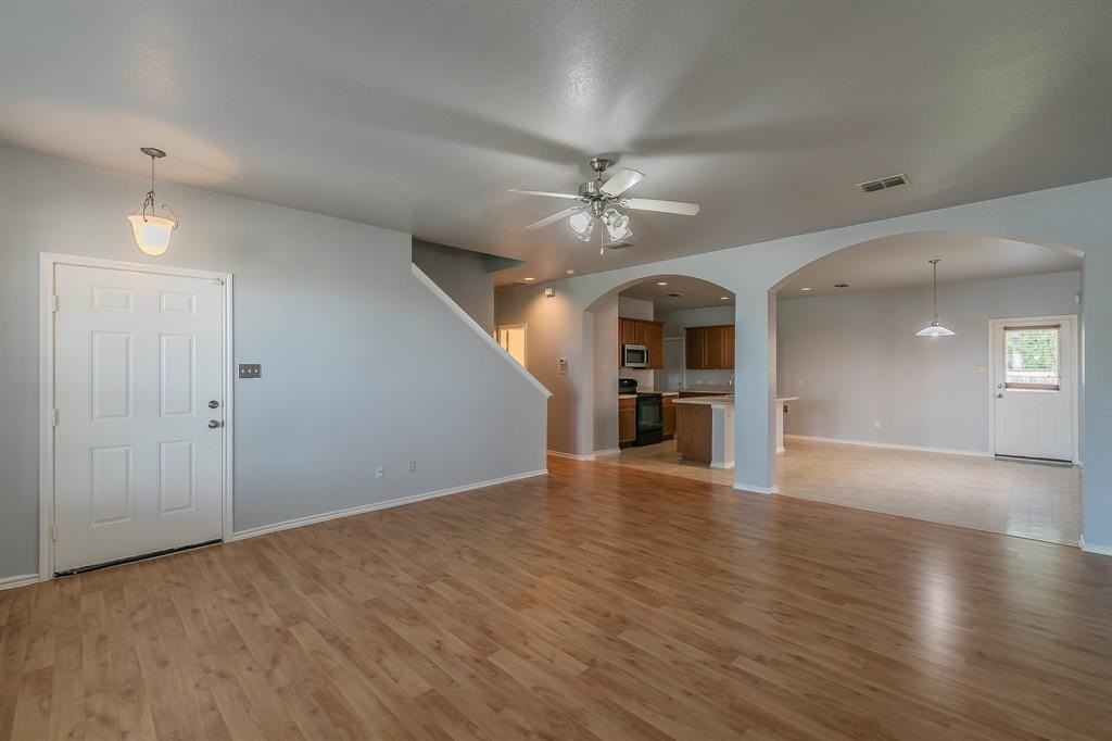 5419 Prairie Ln - Photo 4 of 32