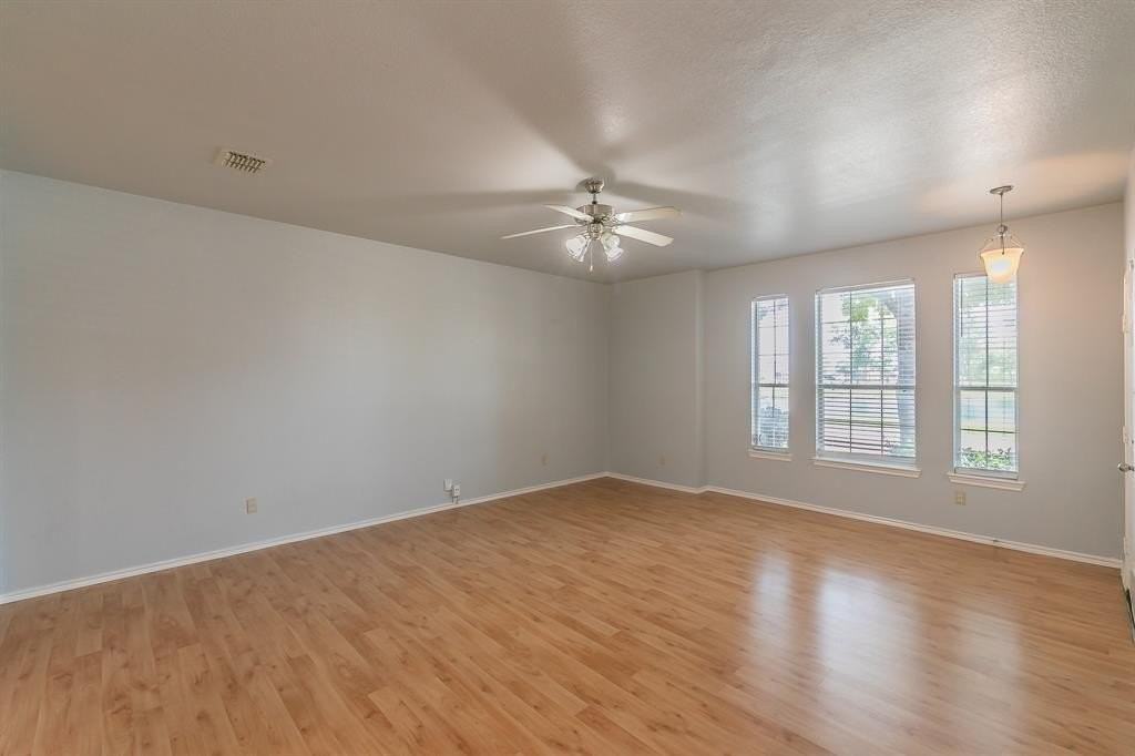 5419 Prairie Ln - Photo 5 of 32