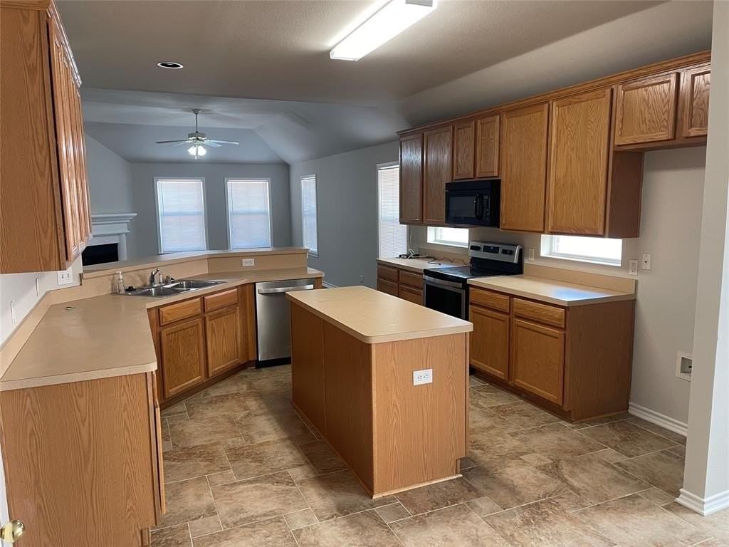 5908 Meadowglen Dr - Photo 7 of 16