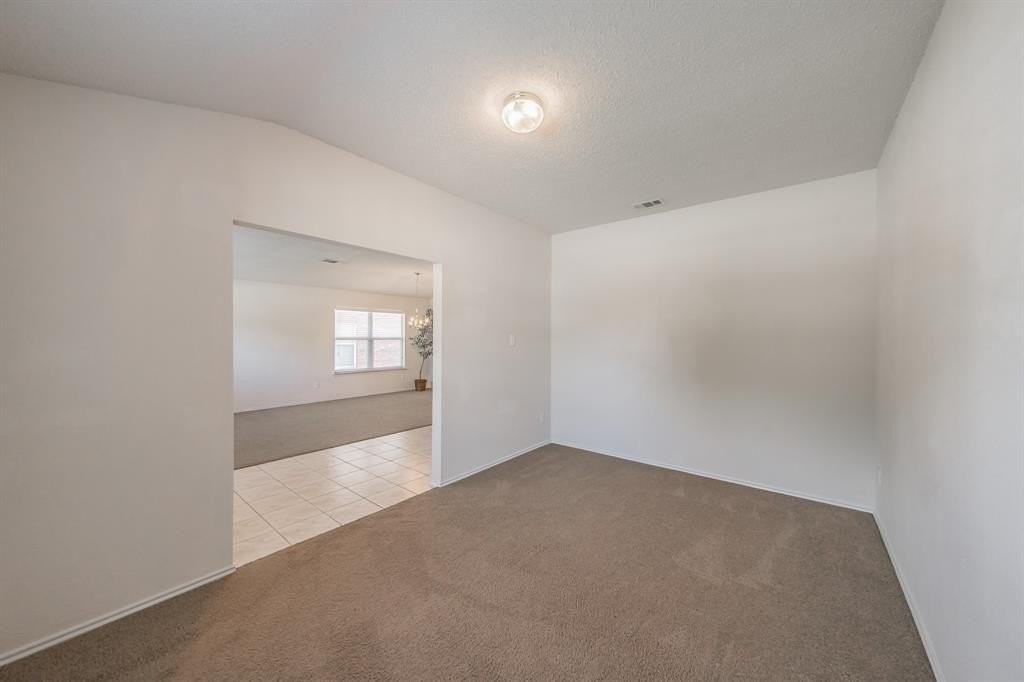 5319 Duval Dr - Photo 6 of 34