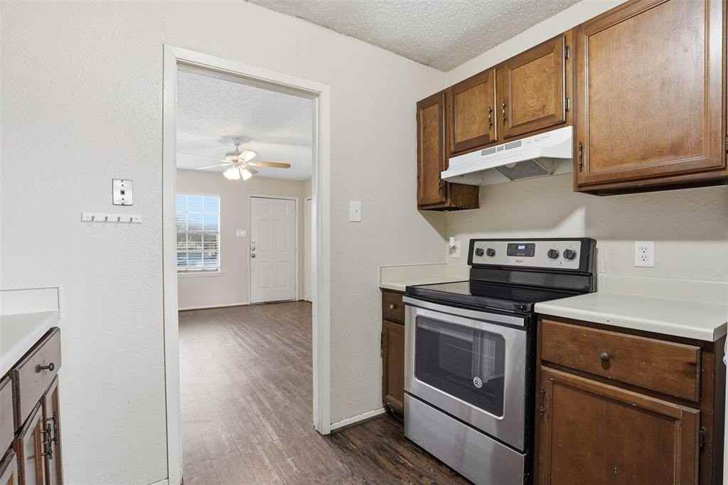 1116 Hanover St #A - Photo 6 of 26