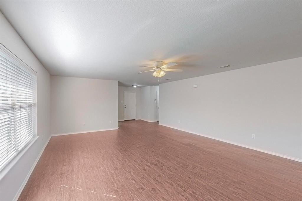 3957 Polar Brook Dr - Photo 4 of 30