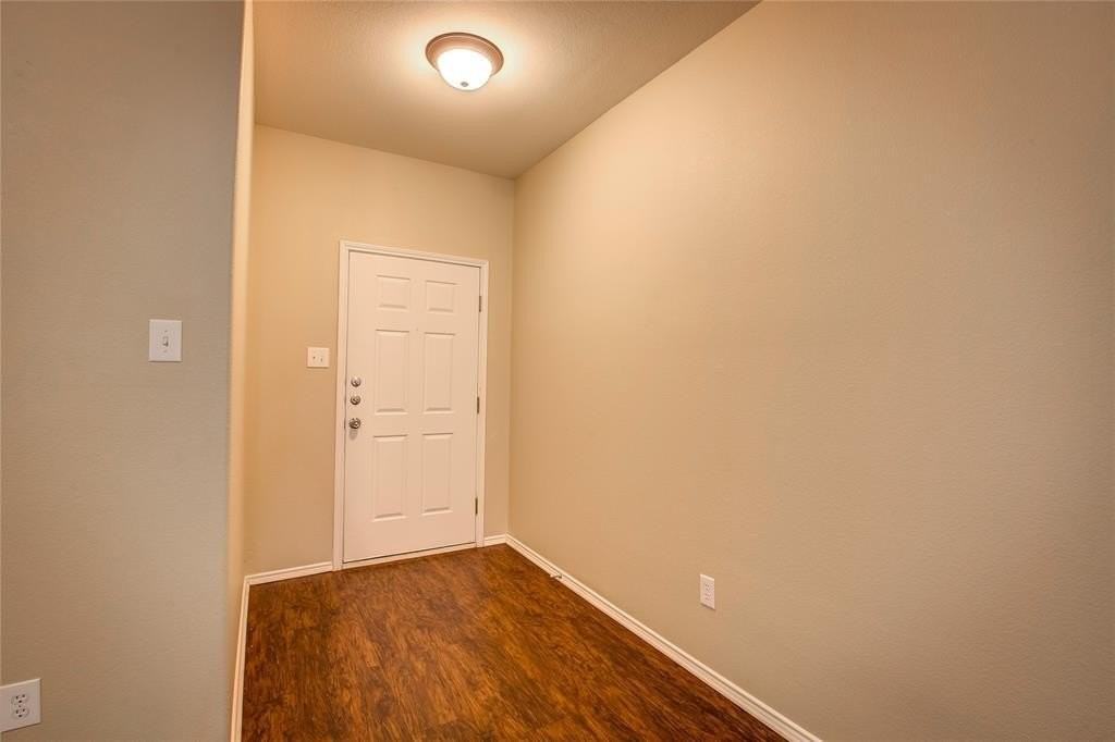 5829 Deck House Rd - Photo 4 of 38