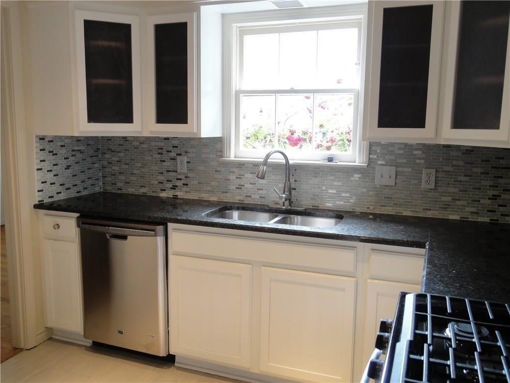 6259 Kenwood Ave - Photo 5 of 15