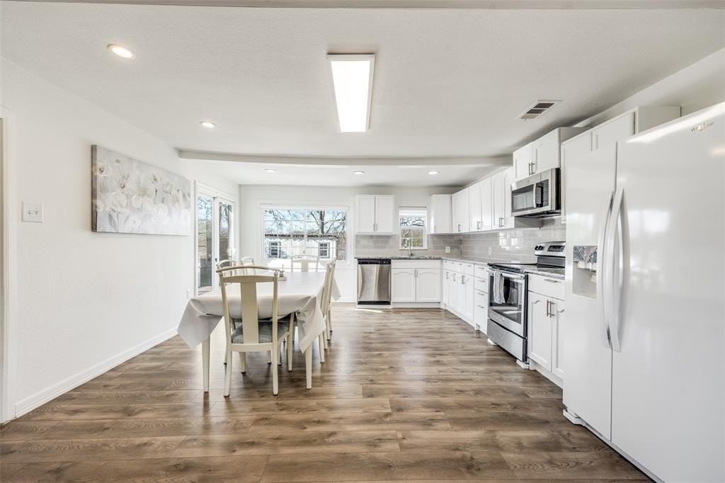 2245 County Road 337 - Photo 2 of 25