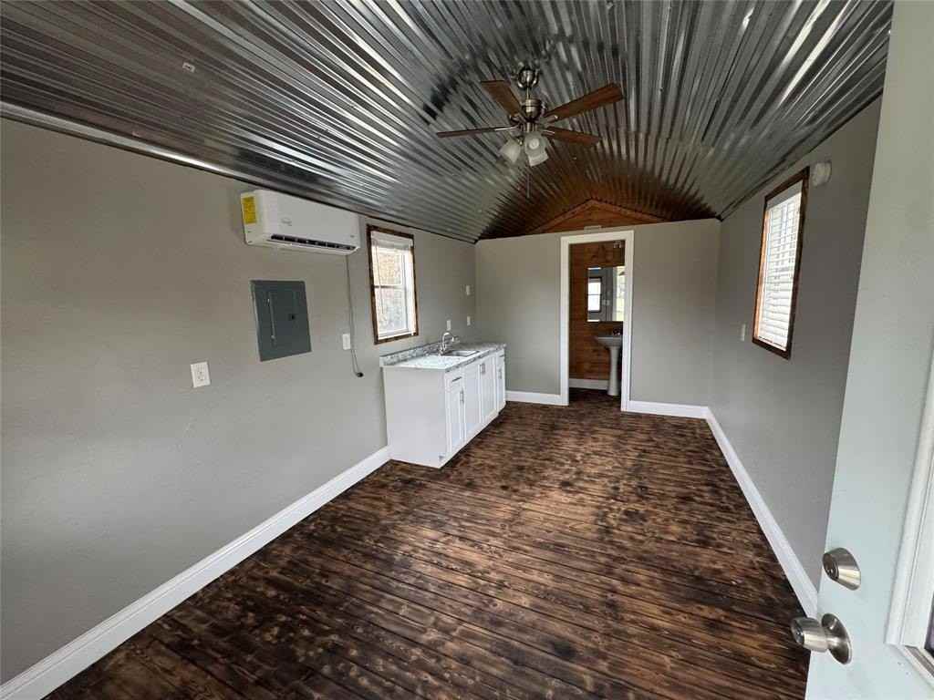 5341 Brown Ln - Photo 2 of 6